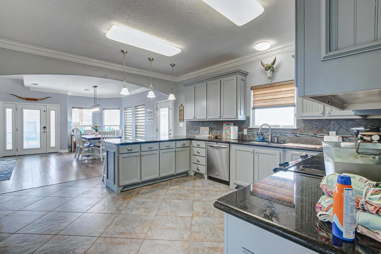 Villa Spring Break Specials! Front Row Views - Tiki Bar - Playground à Bolivar Peninsula Extérieur photo